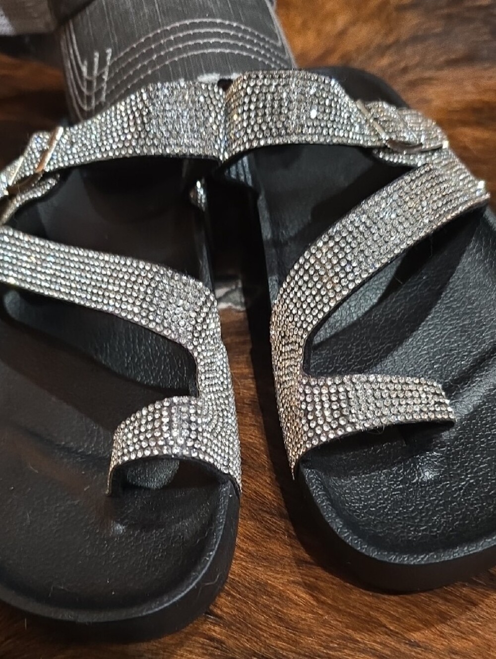 Hat& Shoe Combo! Rhinestone Rubber Saddle! Never Worn Barn Hair Dont Care Hat! - Picture 2 of 5